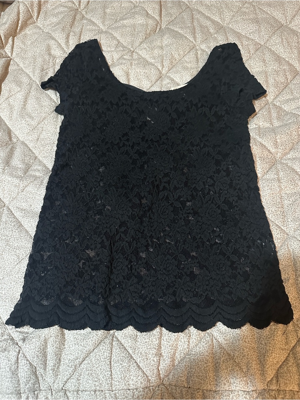 UO Black Lace Short Sleeve Scoop Neck Top